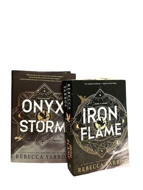 Rebecca Yarros Set: Iron Flame (Dragon Edges) & Onyx Storm Hardcover